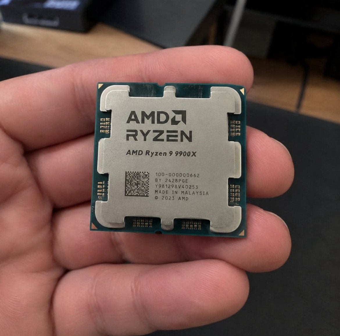 AMD Ryzen 9 9900x, Computers en Software, Processors, Ophalen of Verzenden, Zo goed als nieuw, 3 tot 4 Ghz