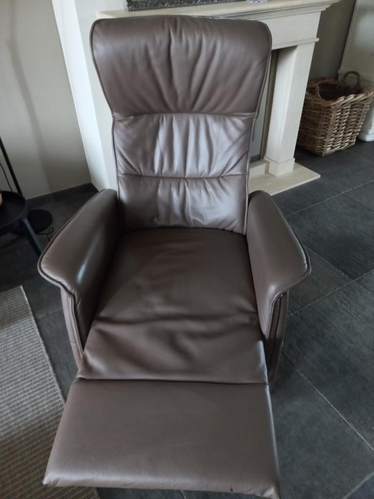 Relax / sta op stoel. Leer, leverkleur, Huis en Inrichting, Fauteuils, Ophalen of Verzenden, Zo goed als nieuw, 50 tot 75 cm, Leer