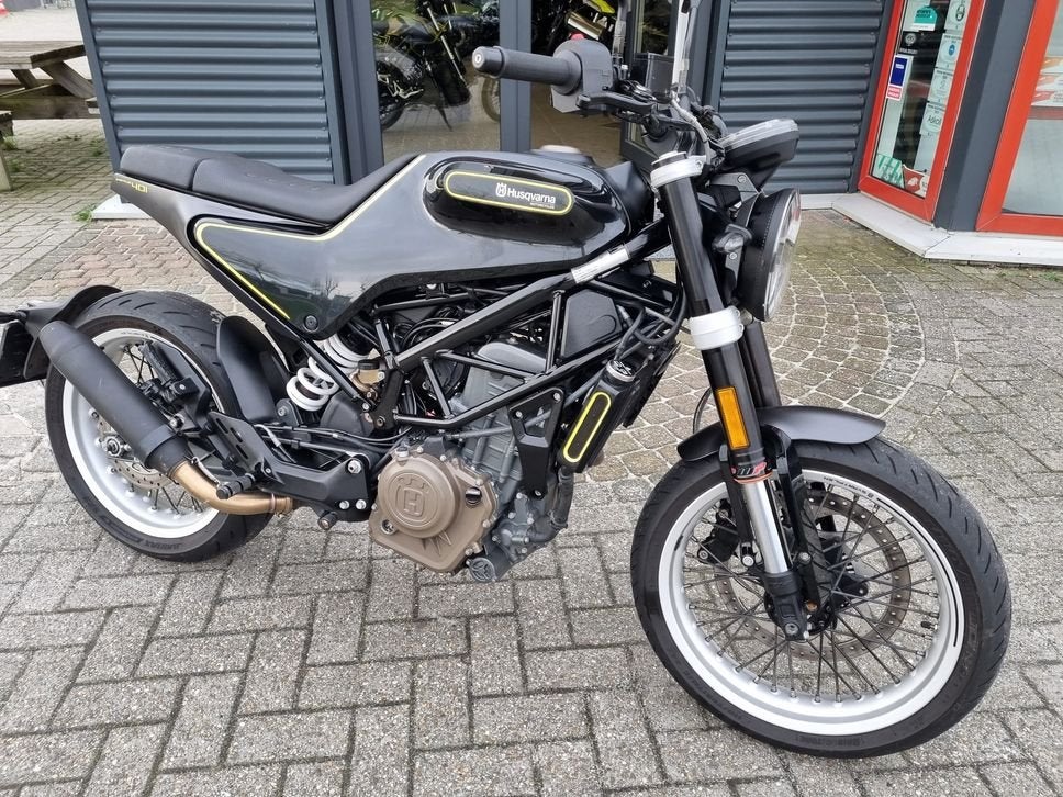 HUSQVARNA SVARTPILEN 401 (bj 2019), Motoren, Motorrijbewijs A, Bedrijf, Onbekend, 373 cc