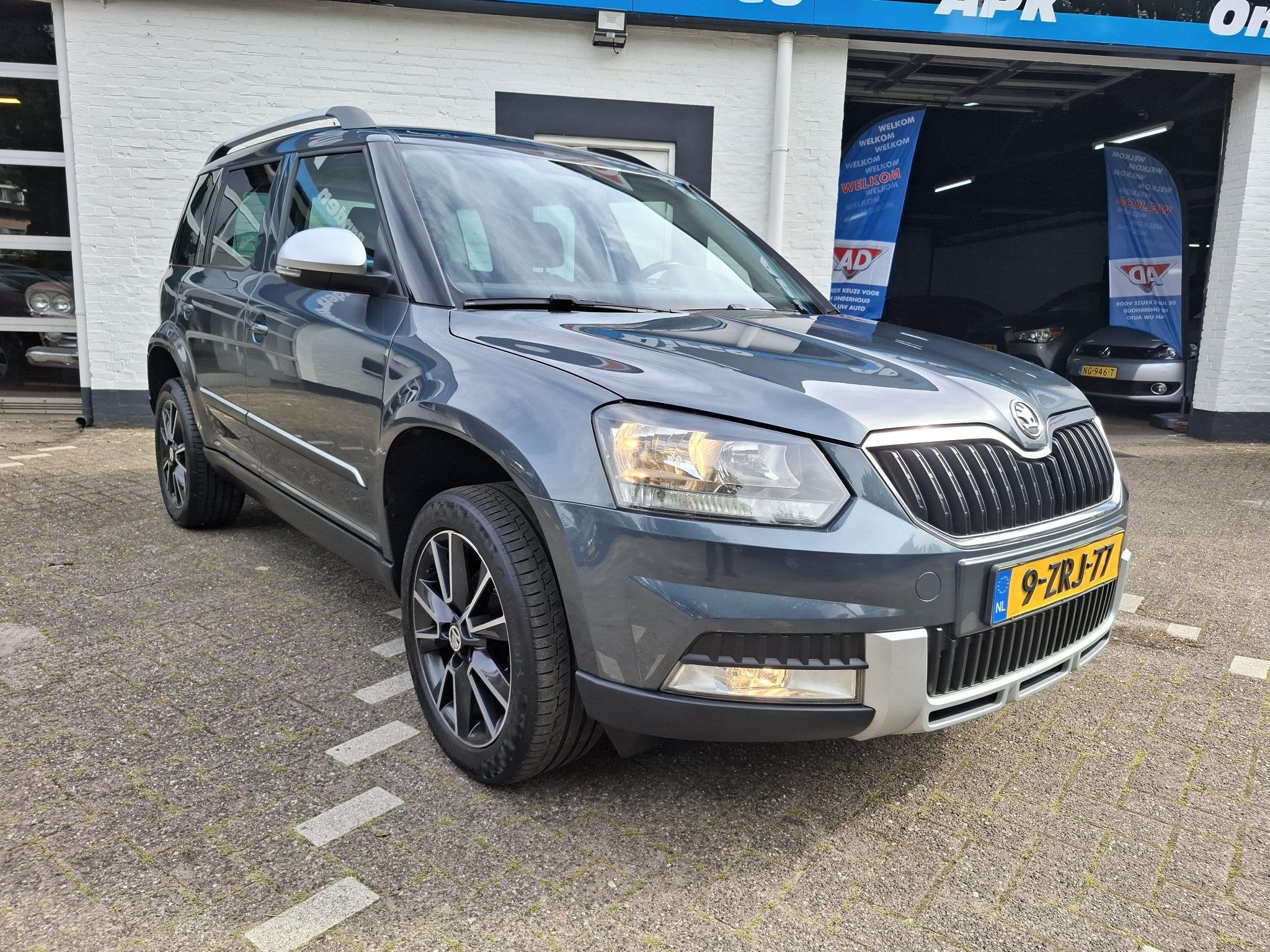 Skoda Yeti Outdoor 1.2 TSI Adventure /Nieuwe apk bij aflever, Auto's, Voorwielaandrijving, Euro 5, Stof, Gebruikt