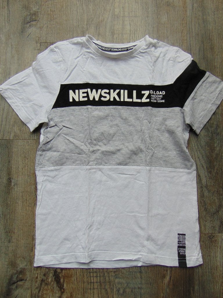T-shirt wit met grijs maat 146 C&A shirt korte mouwen, Kinderen en Baby's, Kinderkleding | Maat 146, C&A, Ophalen of Verzenden
