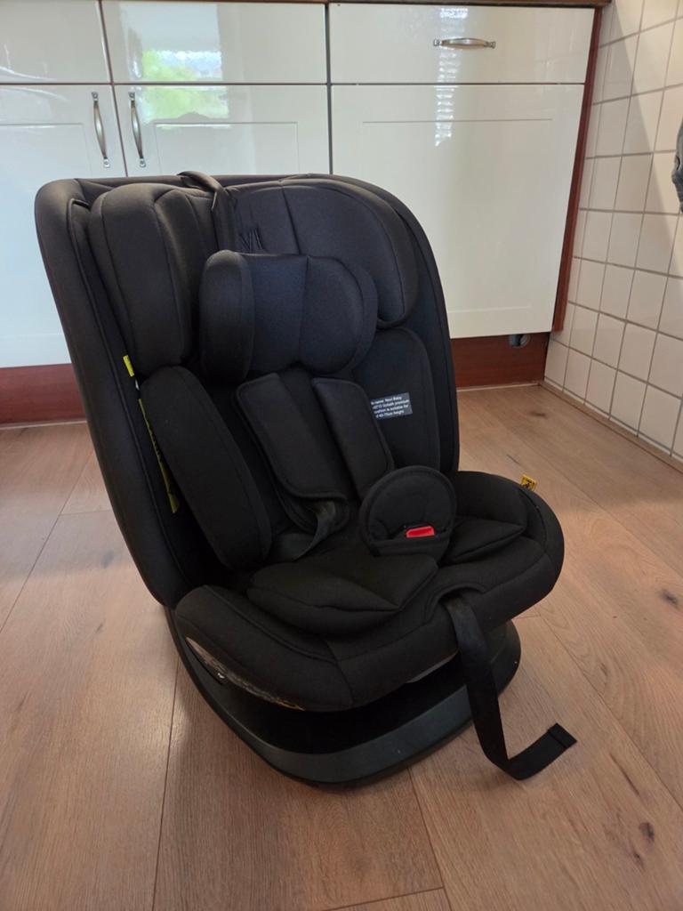 Novi baby Goliath premium draaibaar zwart isofix top tether, Verstelbare rugleuning, Zo goed als nieuw, Isofix, Ophalen