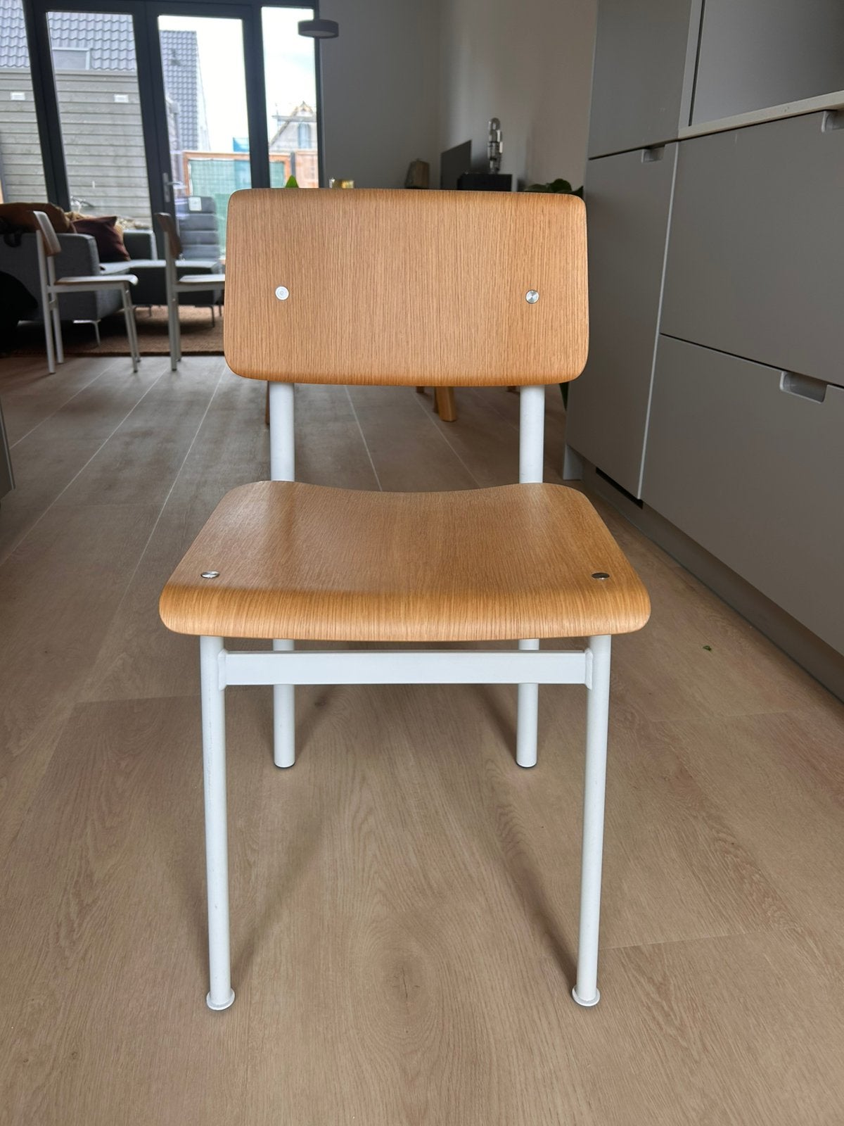 Muuto Loft Chair (3x), Huis en Inrichting, Stoelen, Gebruikt, Drie, Wit, Ophalen