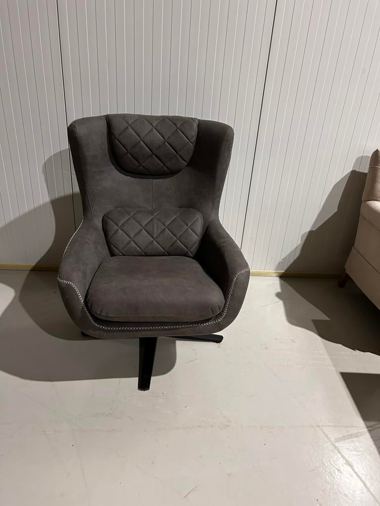 Prachtige fauteuil met draaipoot, zo goed als nieuw
