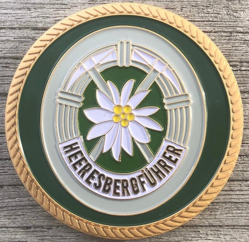 Coin Korps Commandotroepen Heeresbergführer in goud, Ophalen of Verzenden, Landmacht, Nederland, Embleem of Badge