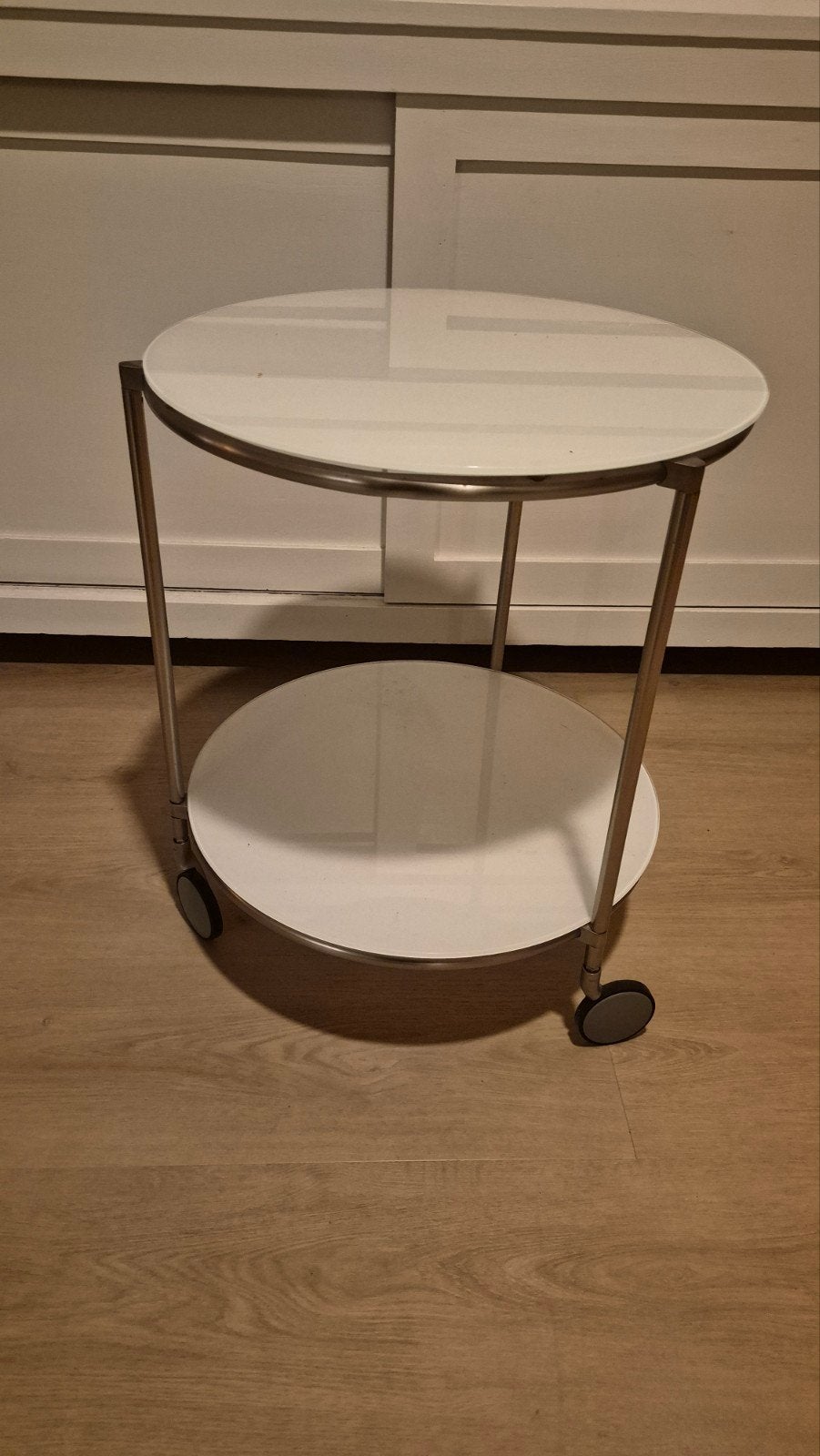 Ronde bijzettafel met wieltjes - Glas en Metaal, Minder dan 55 cm, Gebruikt, Rond, Glas
