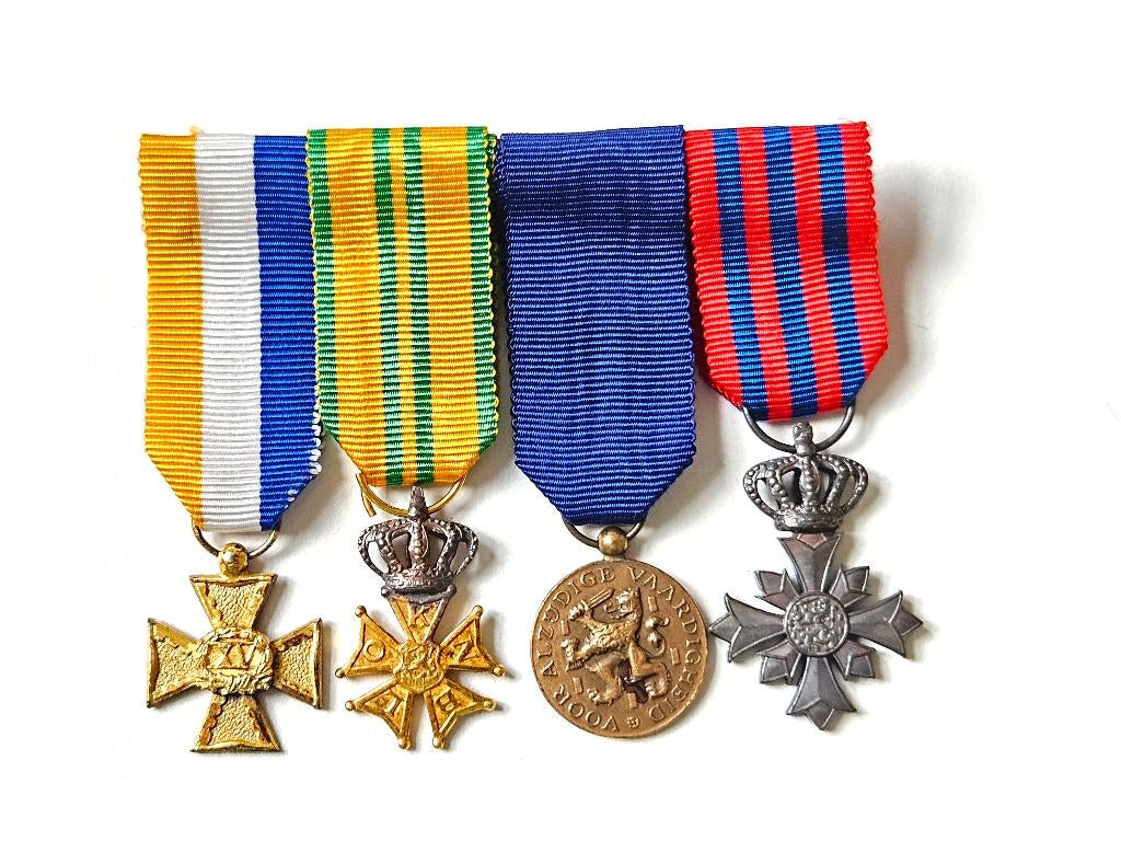 mini medailles TMPT NSF KNBLO Officierskruis TertioFluctus, Verzamelen, Ophalen of Verzenden, Landmacht, Nederland, Lintje, Medaille of Wings