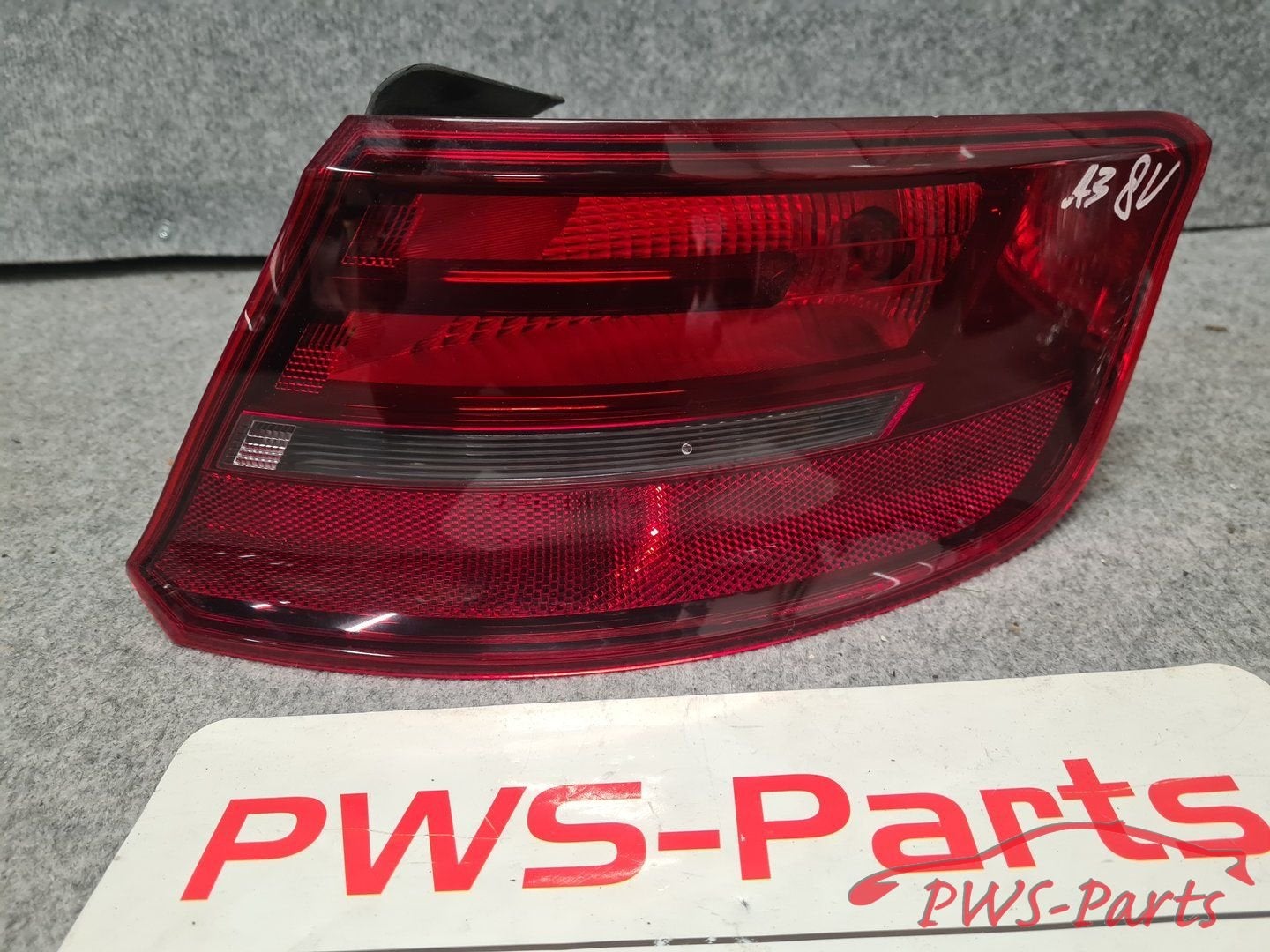 AUDI A3 8V SPORTBACK RECHTS ACHTERLICHT ORIGINEEL, Gebruikt, -, -, -