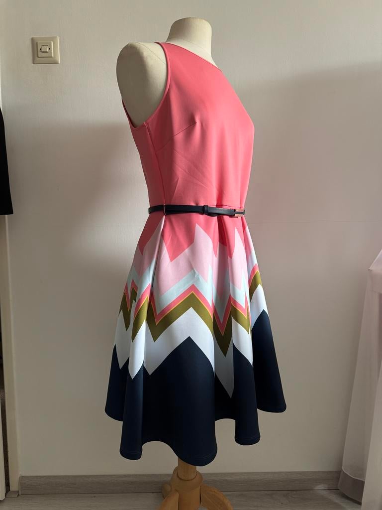 Ted Baker Jurk Maat 4 =40/42 met Riem - Zo goed als nieuw, Maat 38/40 (M), Ophalen of Verzenden, Zo goed als nieuw, Knielengte