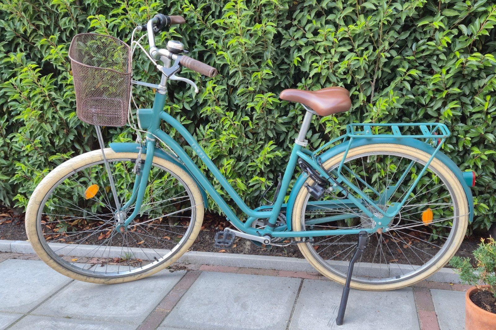 Elops stadsfiets 28 inch met mandje, Fietsen en Brommers, Fietsen | Dames | Damesfietsen, Gebruikt, Velgrem, 47 tot 50 cm, Versnellingen