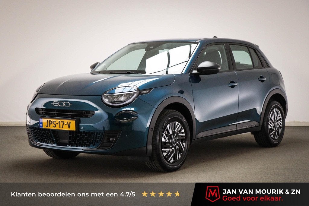 Fiat 600 1.2 Hybrid Urban | COMFORT PACK | LED | DAB | APPLE, Stof, Gebruikt, 1199 cc, Met garantie (alle)