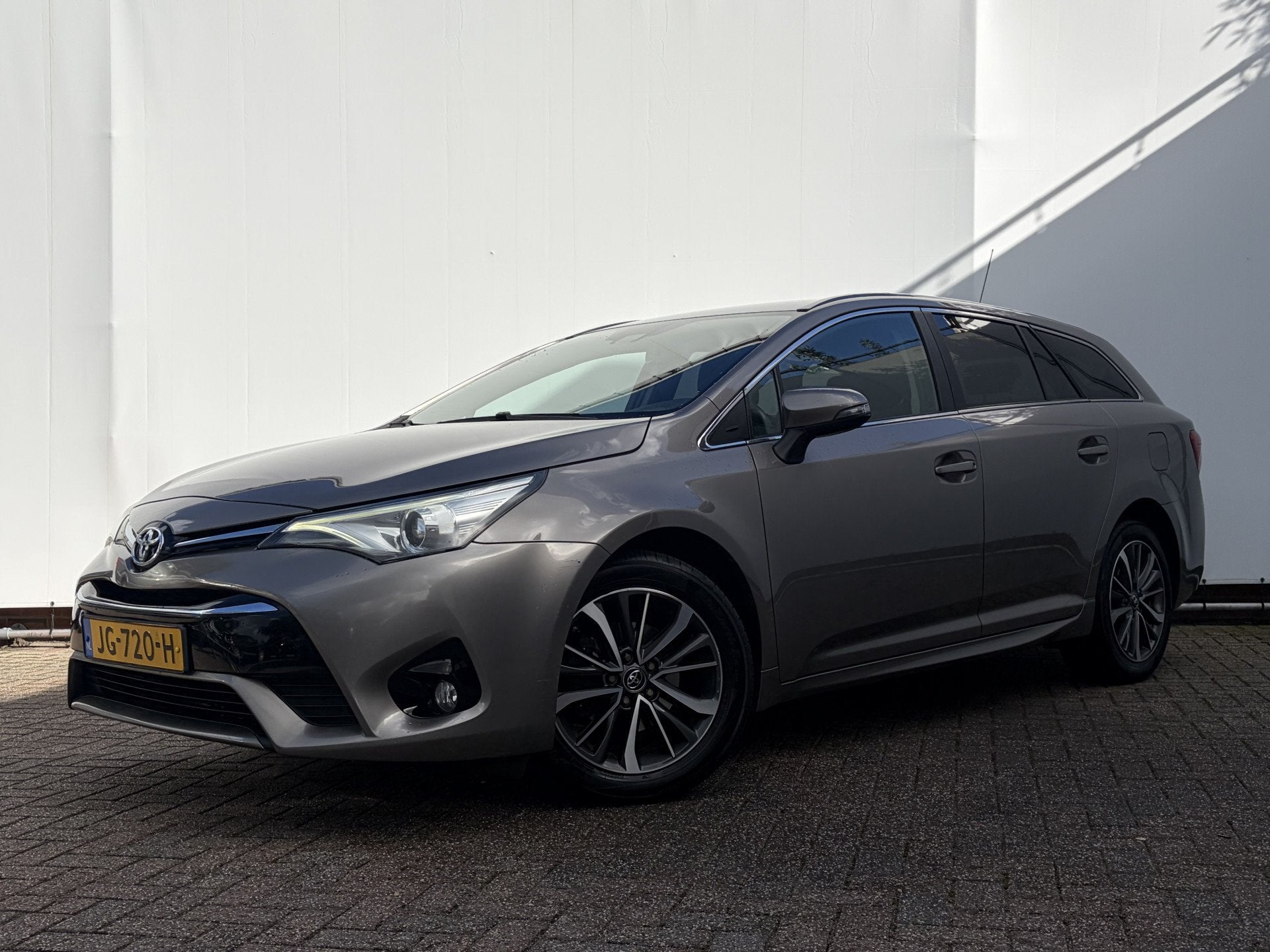 Foto 12 van Toyota Avensis Touring Sports 1.8 VVT-i Lease Pro Automaat T