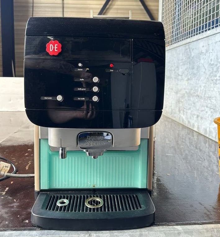 Douwe Egberts Koffiemachine met Brita waterfilter, Ophalen, Gebruikt, 10 kopjes of meer, Koffiemachine