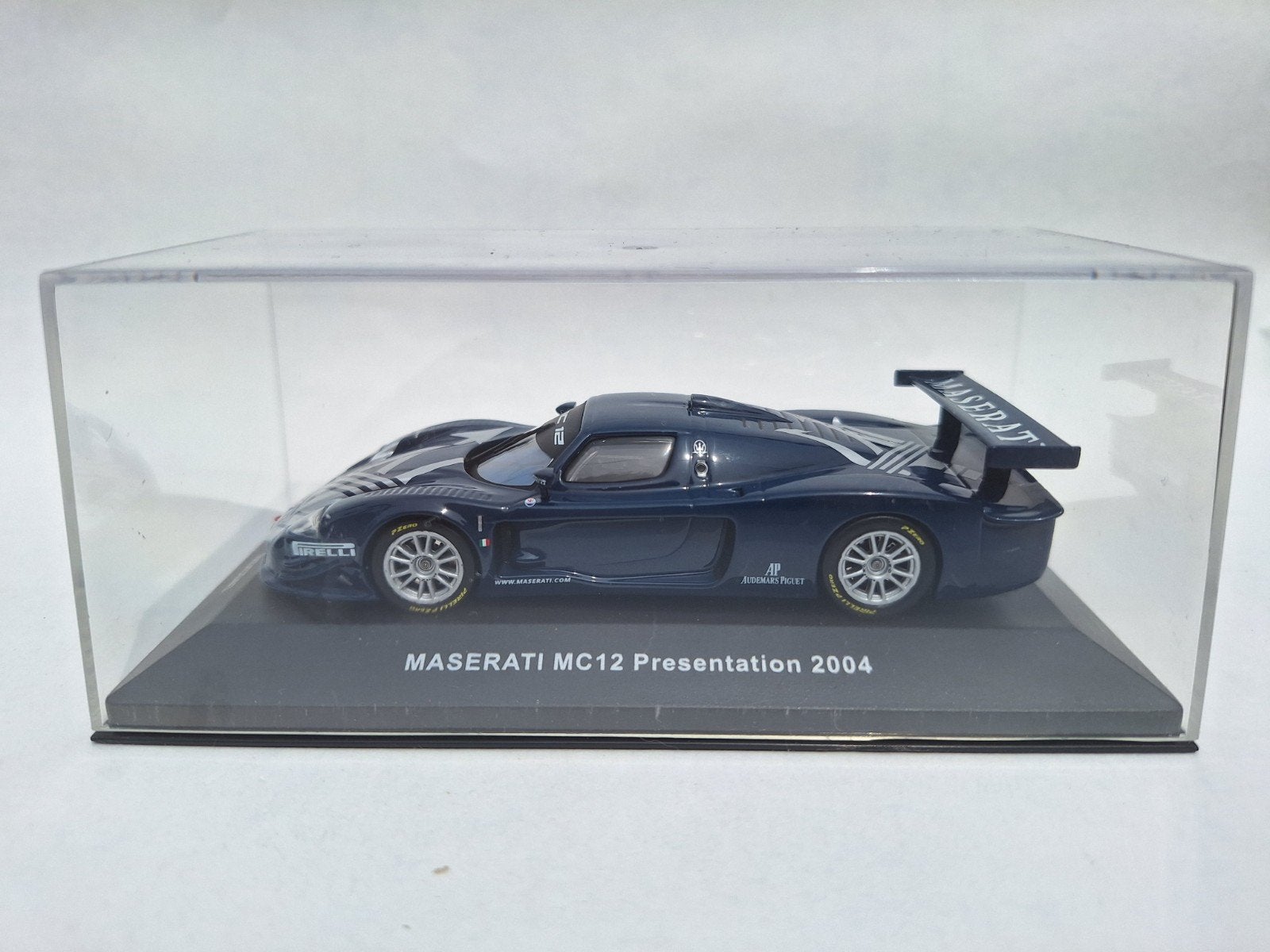 Maserati M12 2004 - blauw - IXO, Ophalen of Verzenden, Zo goed als nieuw, Auto, Overige merken