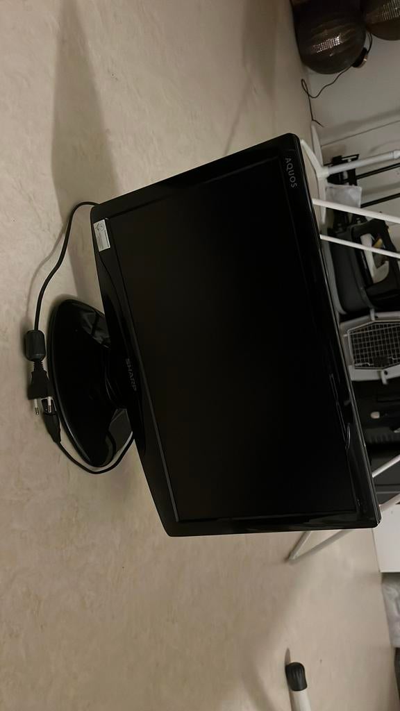 Sharp tv mini  - diameter 46 cm, Ophalen, Zo goed als nieuw, 60 Hz of minder, LED