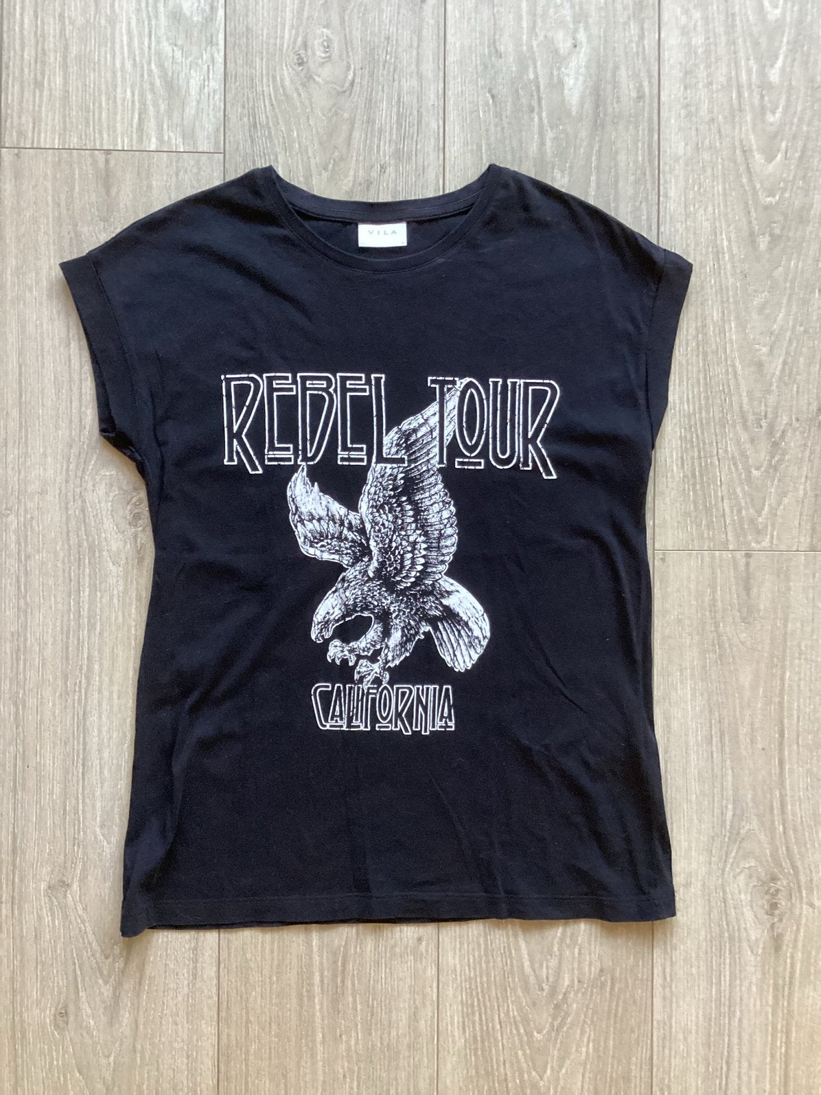 Vila zwart shirt Rebel tour rock shirt maat S, Zwart, Ophalen of Verzenden, Zo goed als nieuw, Korte mouw