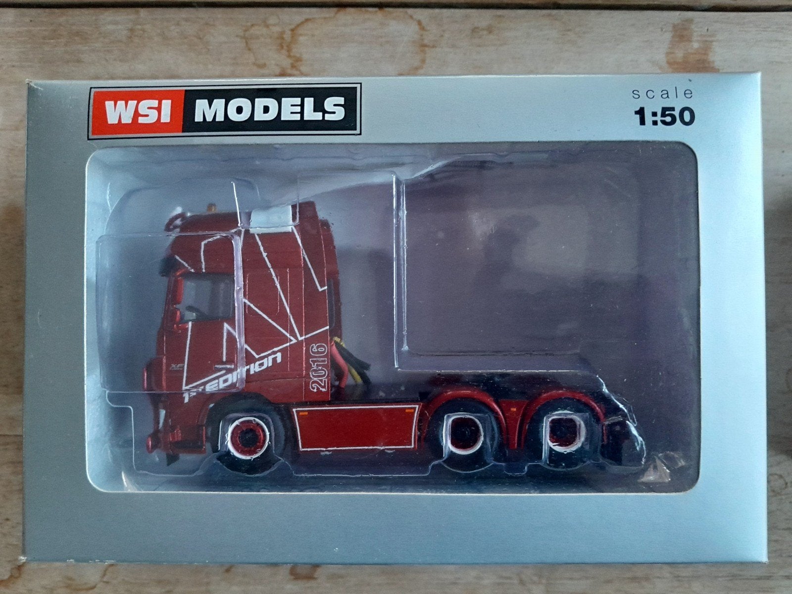 WSI Models XL 2016 DAF XF Super Space Cab 6x2, Ophalen of Verzenden, Nieuw, Bus of Vrachtwagen, Wsi