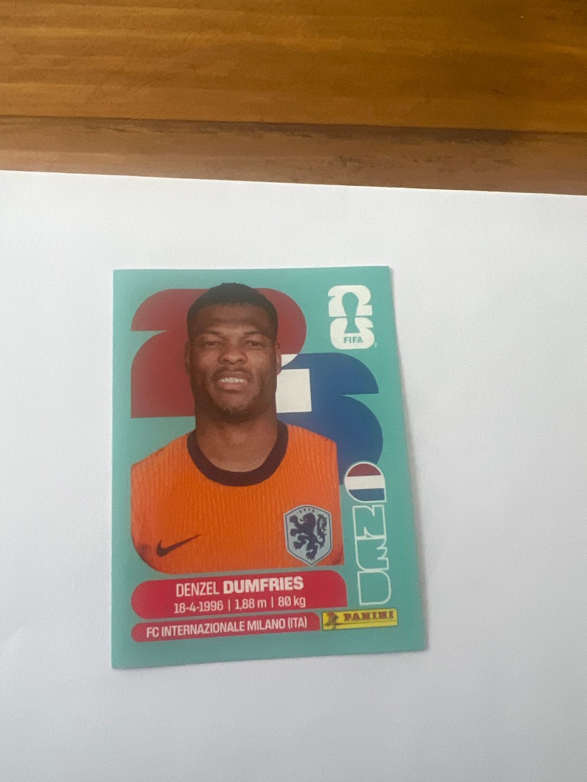 Denzel Dumfries FIFA World Cup 2026 Panini Plaatje, Hobby en Vrije tijd, Stickers en Plaatjes, Zo goed als nieuw, Plaatje, Ophalen of Verzenden