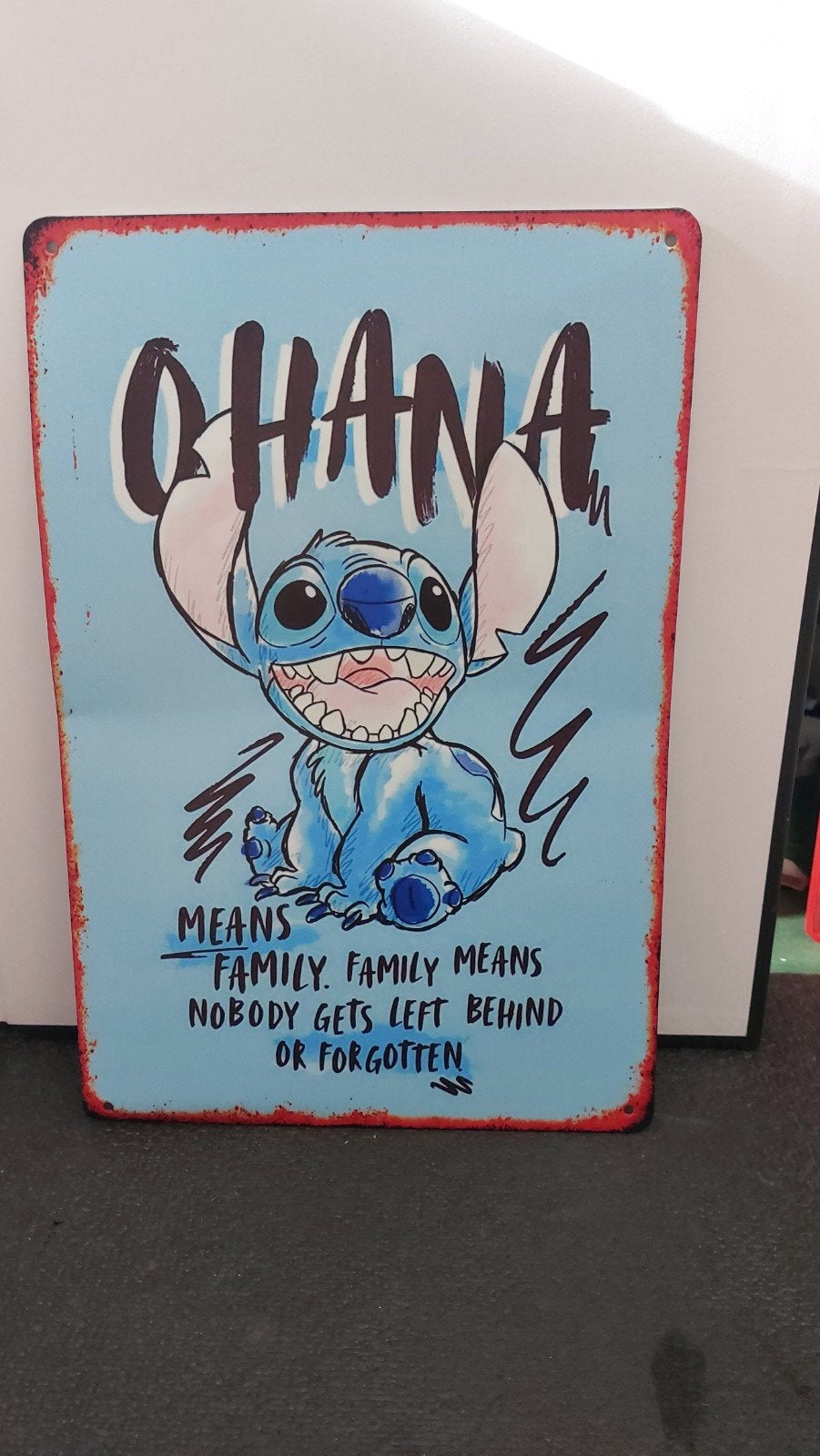 Decoratief metalen bord Lilo & Stitch 'Ohana' 20x30cm, Metaal, Nieuw, Ophalen of Verzenden, Wandbord of Wandpaneel