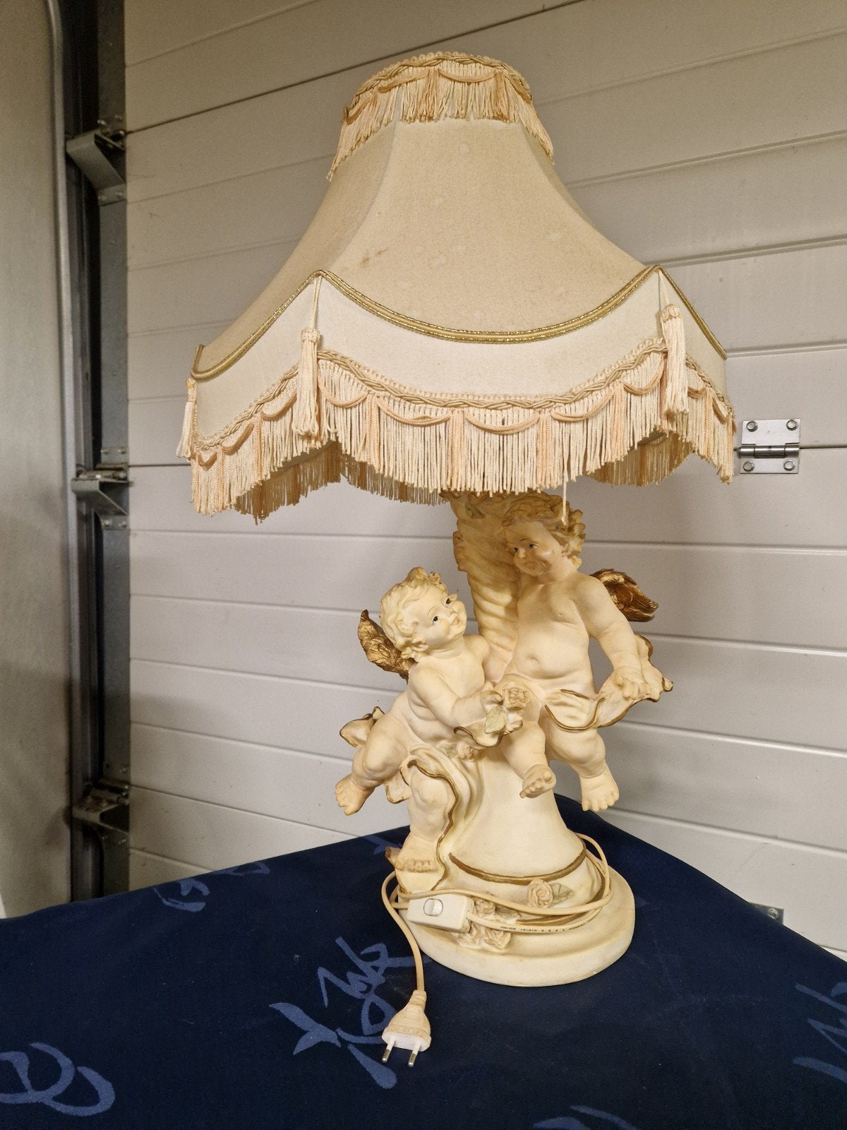 Mooie engelen lamp met stoffen kap Polystone, Ophalen, Zo goed als nieuw