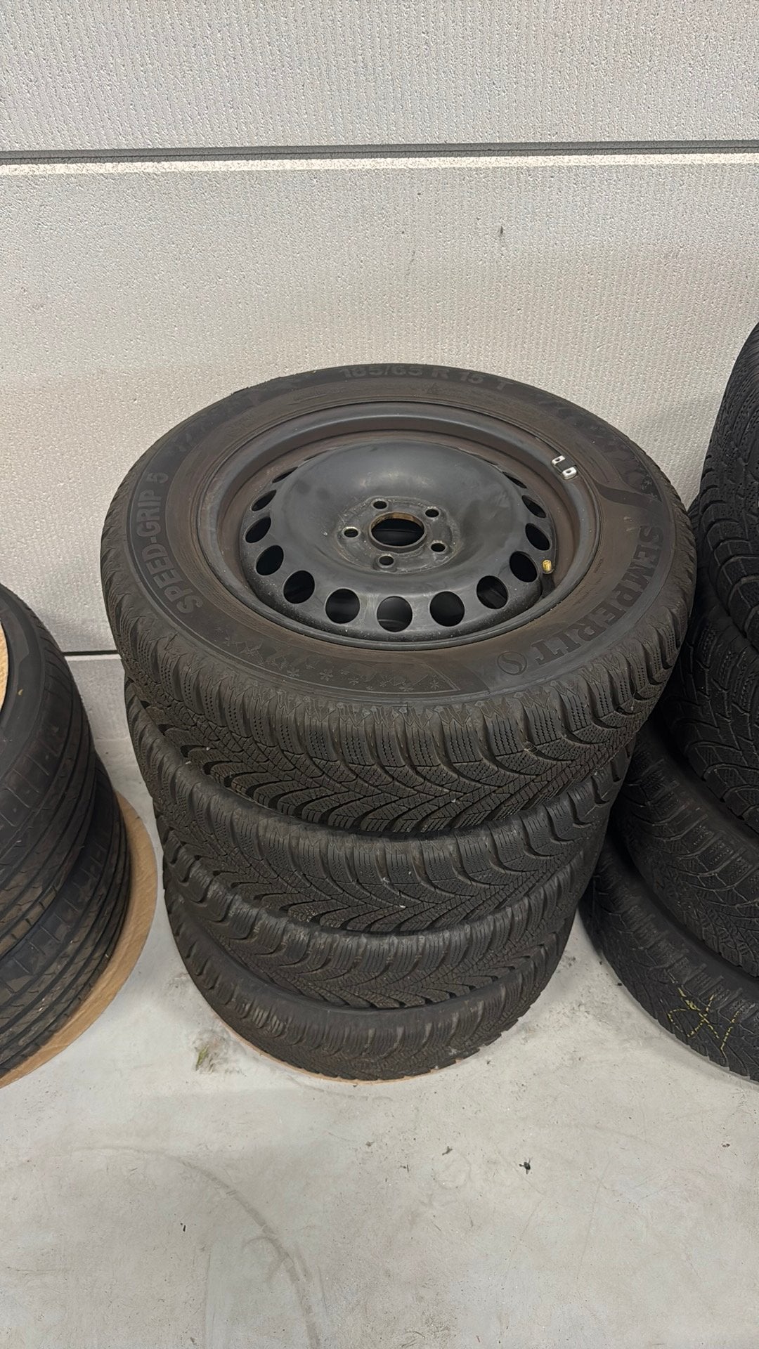 Winterbanden staal 185/65/15  6/7mm, Ophalen of Verzenden, Zo goed als nieuw