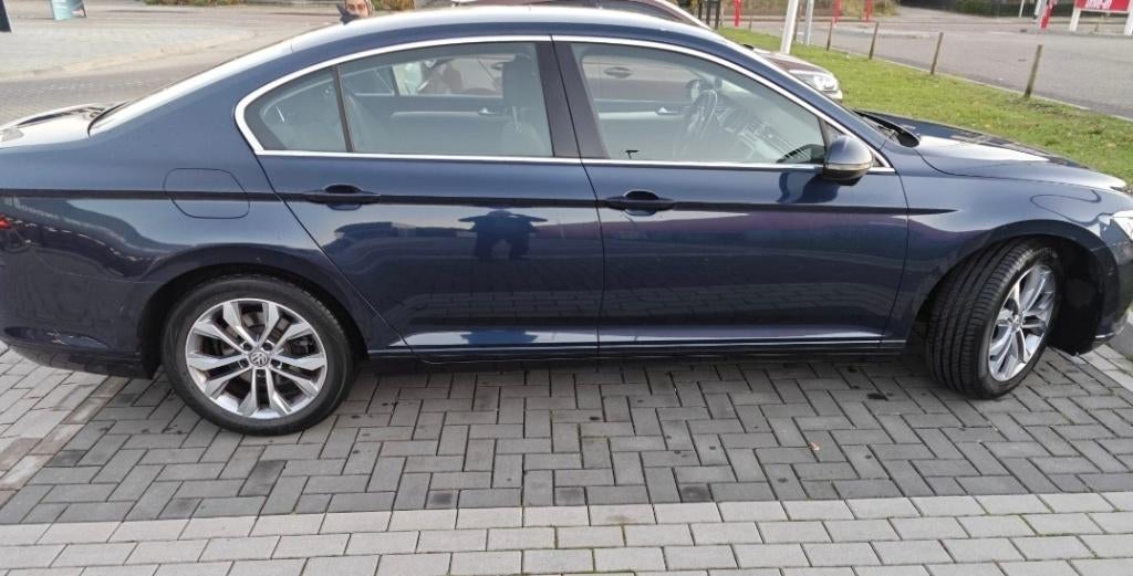Volkswagen Passat 1.4 TSI 110KW ACT  sedan DSG 2015 blauw, Auto's, Stof, Euro 6, 4 cilinders, Electronic Stability Program (ESP)