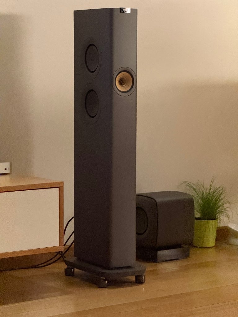 KEF KC62 subwoofer (titanium grijs)