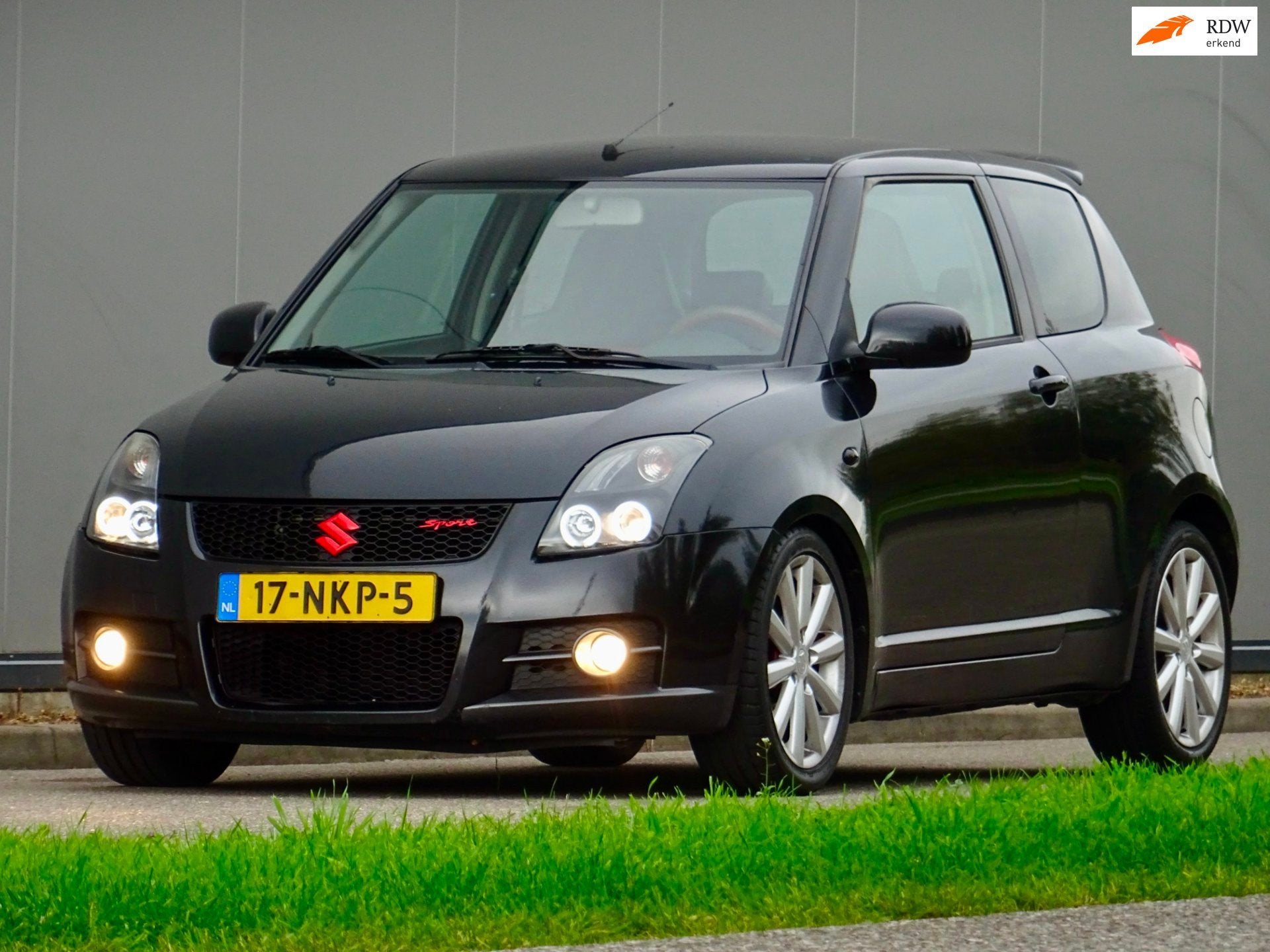 Suzuki Swift 1.6 RS Sport | Sportpakket | Leer | Uniek! |, Auto's, Voorwielaandrijving, 125 pk, Verwarmde buitenspiegels, 4 cilinders