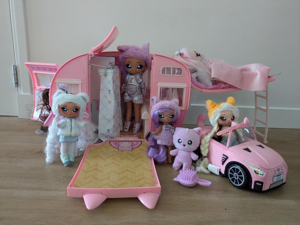 Na! Na! Na! Surprise - camper, cabrio en 6 poppen, Ophalen, Zo goed als nieuw