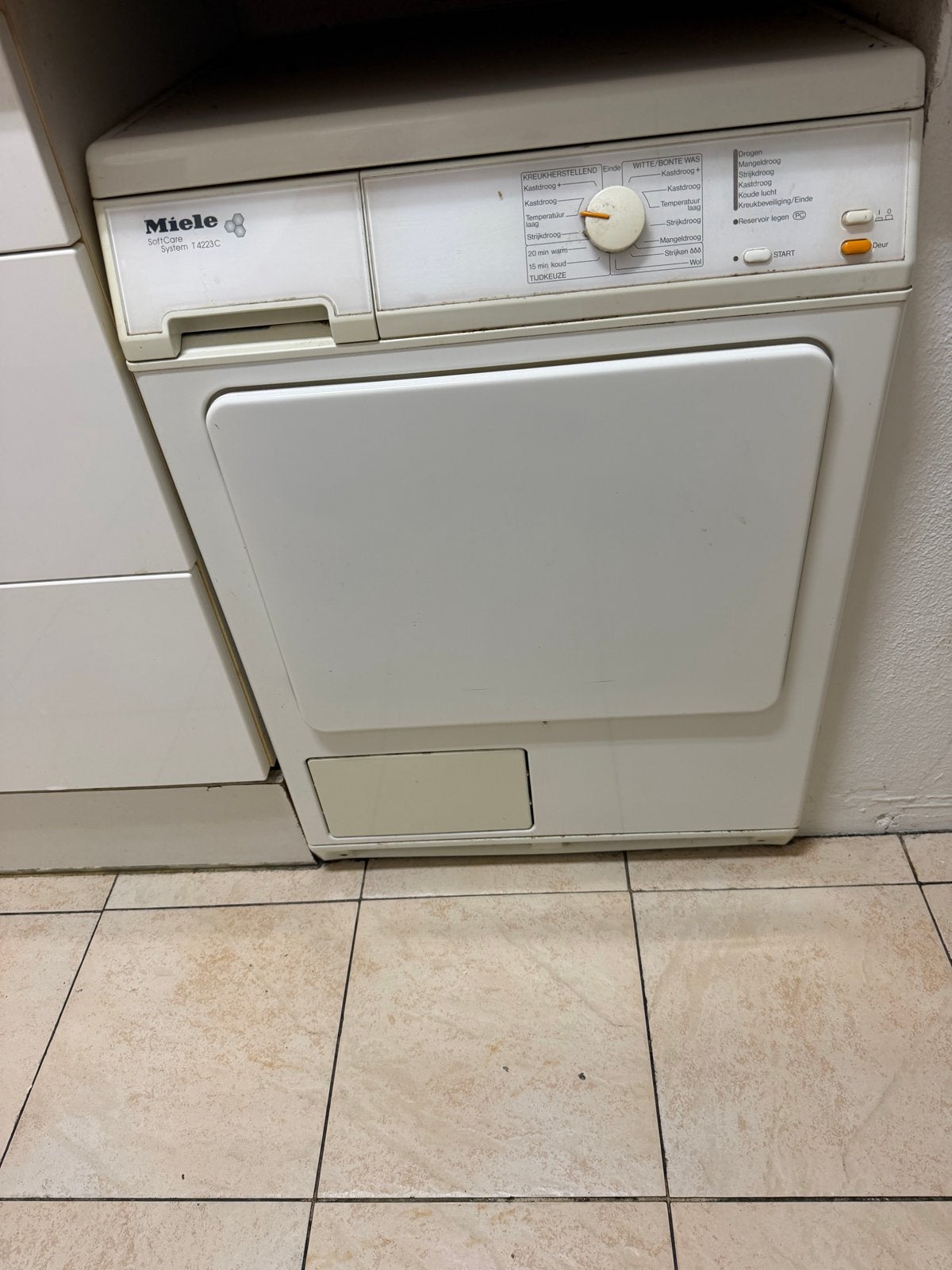 Miele SoftCare System T4223C Condensdroger, Ophalen, 6 tot 8 kg, Gebruikt, Voorlader