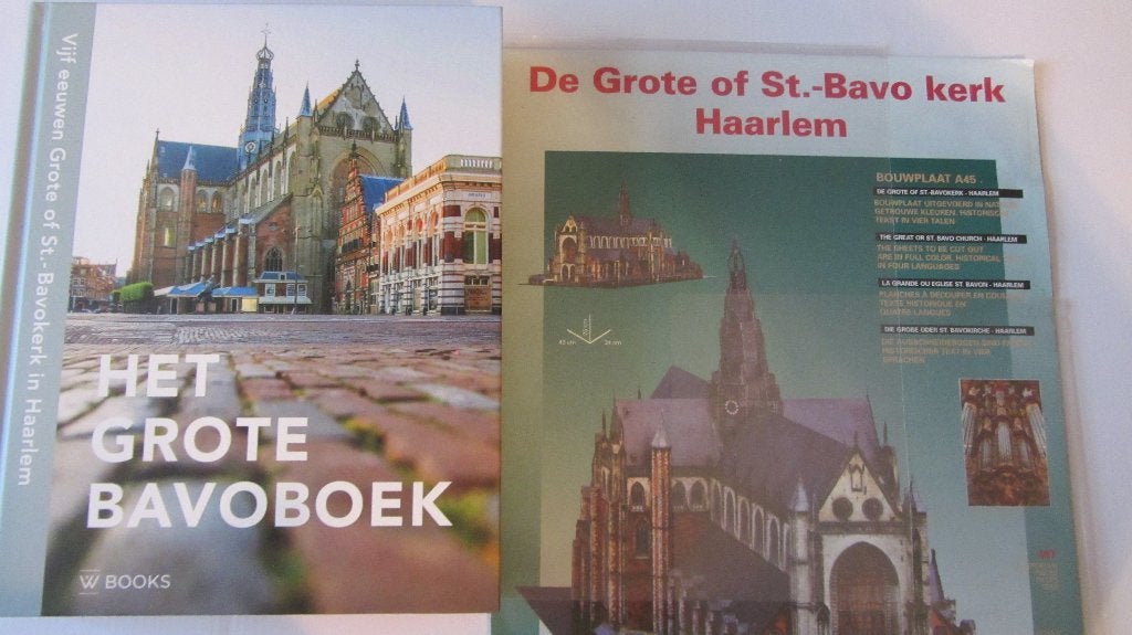 Haarlem, Het Grote Bavoboek + bouwplaat Bavo, Ophalen of Verzenden, Zo goed als nieuw