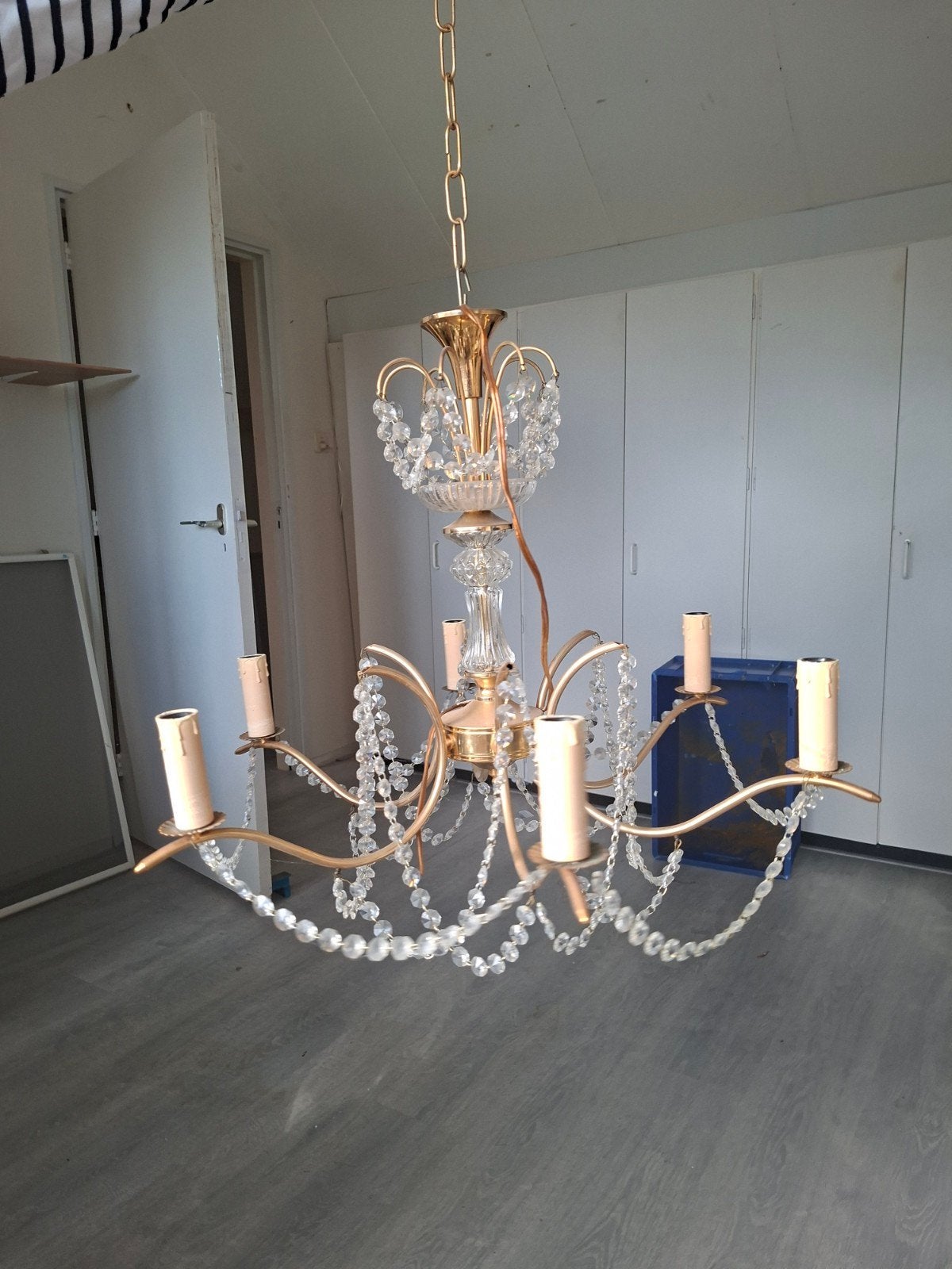 Vintage Kroonluchter met Kristallen en Gouden Afwerking, Huis en Inrichting, Ophalen, Gebruikt, Glas, Vintage, Klassiek