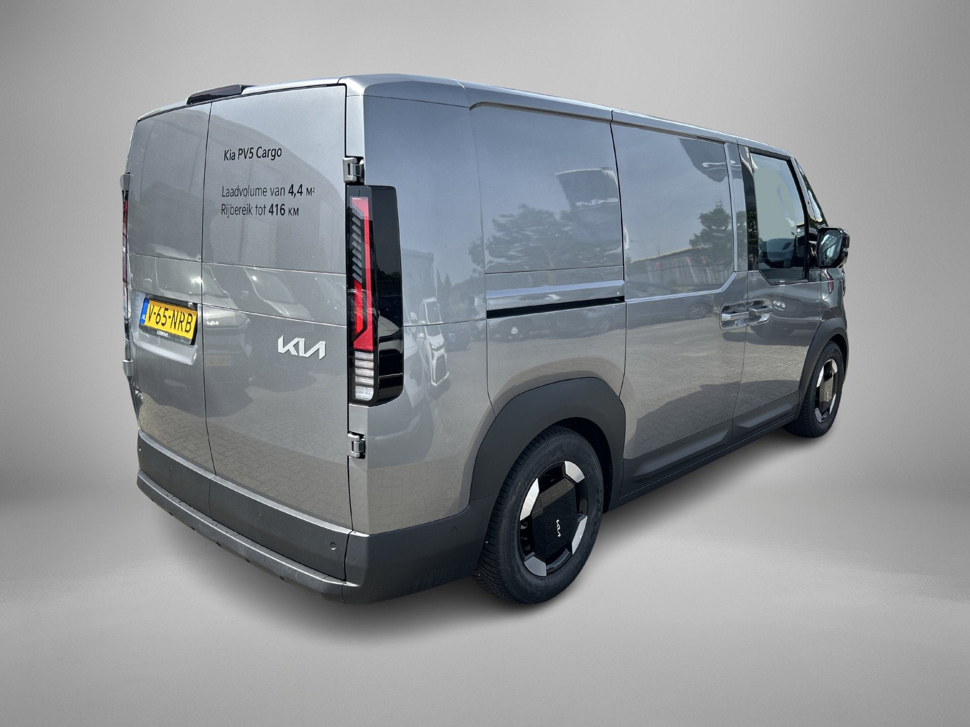 Kia PV5 L2H1 Elite Executive 71.2 kWh (bj 2025), Auto's, 12 maanden, Kia, Zwart, 163 pk