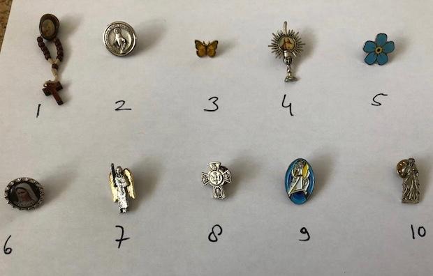 Pins 1/3, Ophalen of Verzenden, Nieuw, Overige onderwerpen, Speldje of Pin