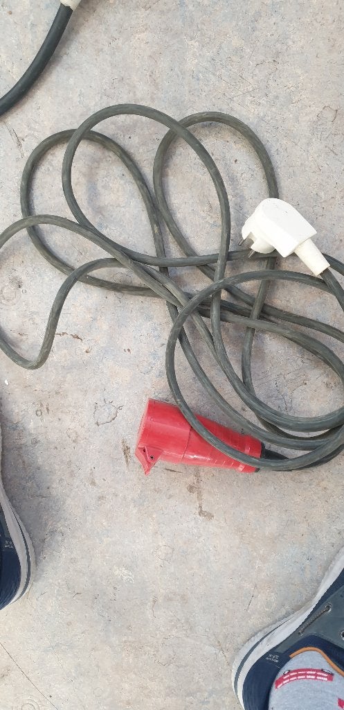 elektriciteitkabels en stekkers krachtstroom, Doe-het-zelf en Verbouw, Ophalen, Gebruikt, Overige merken, Stekker