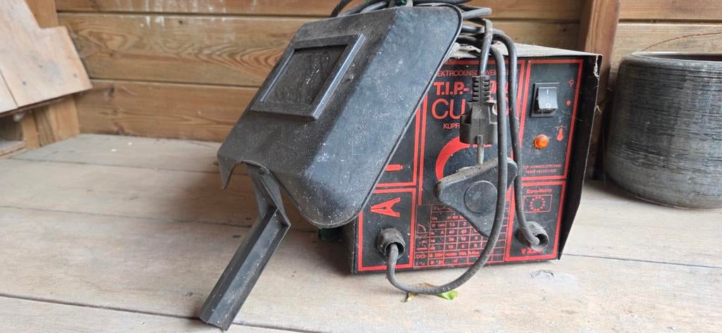 T.I.P. CU 140 Elektrodenlasapparaat met laskap, Ophalen, Gebruikt, Minder dan 150 ampère, Elektroden