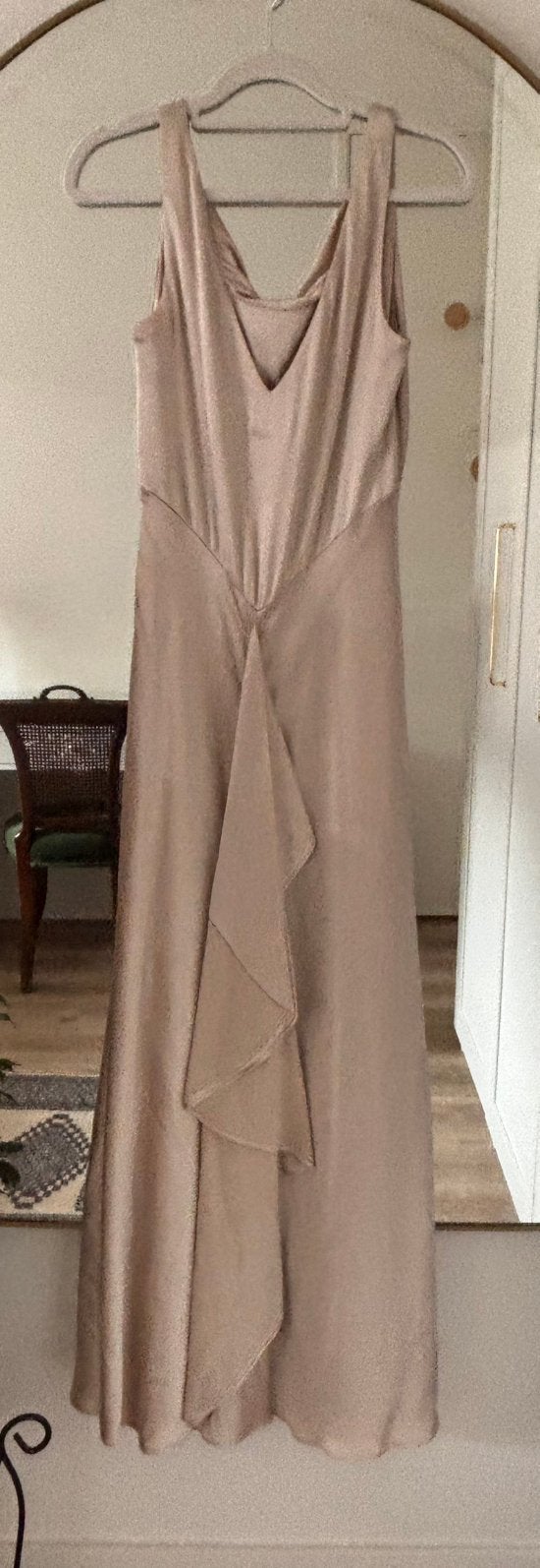 John Lewis Women Formal Satin Dress – UK 10, Ophalen of Verzenden, Zo goed als nieuw, Beige, Overige typen