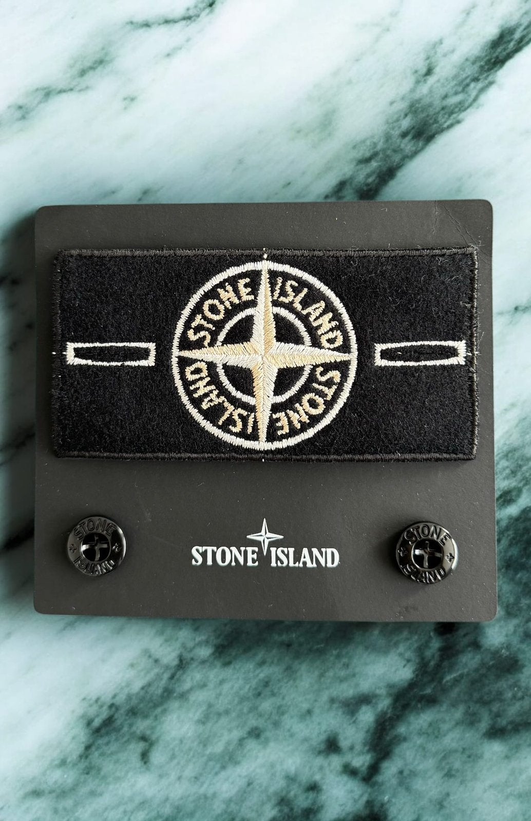 Stone Island badge logo glow in the dark patch parche, Verzamelen, Speldjes, Pins en Buttons, Ophalen of Verzenden, Zo goed als nieuw