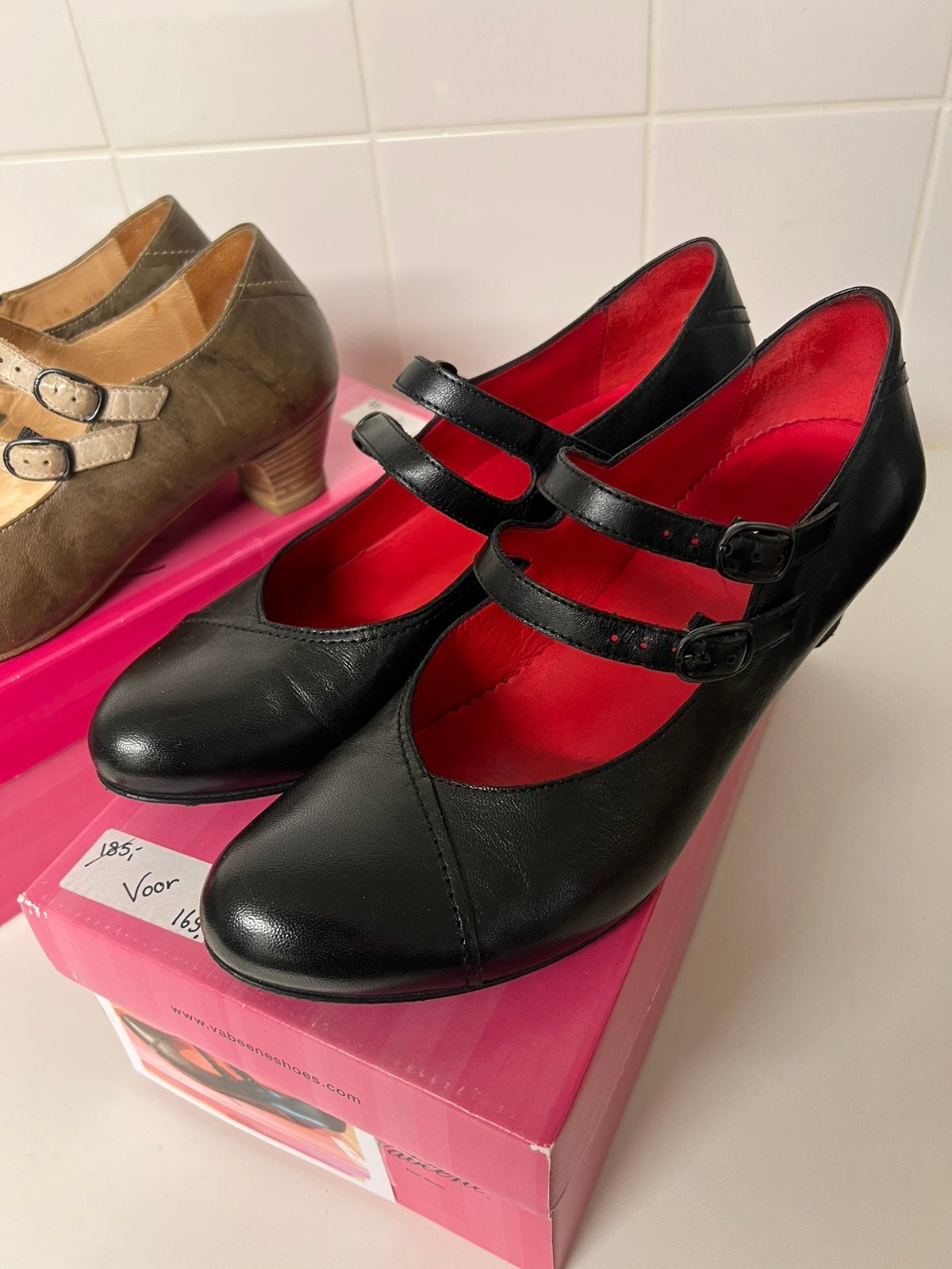 VABEENE DAMES SCHOENEN MAAT 39 ZWART EN BRUIN, Schoenen met lage hakken, Zwart, Ophalen of Verzenden, VABEENE