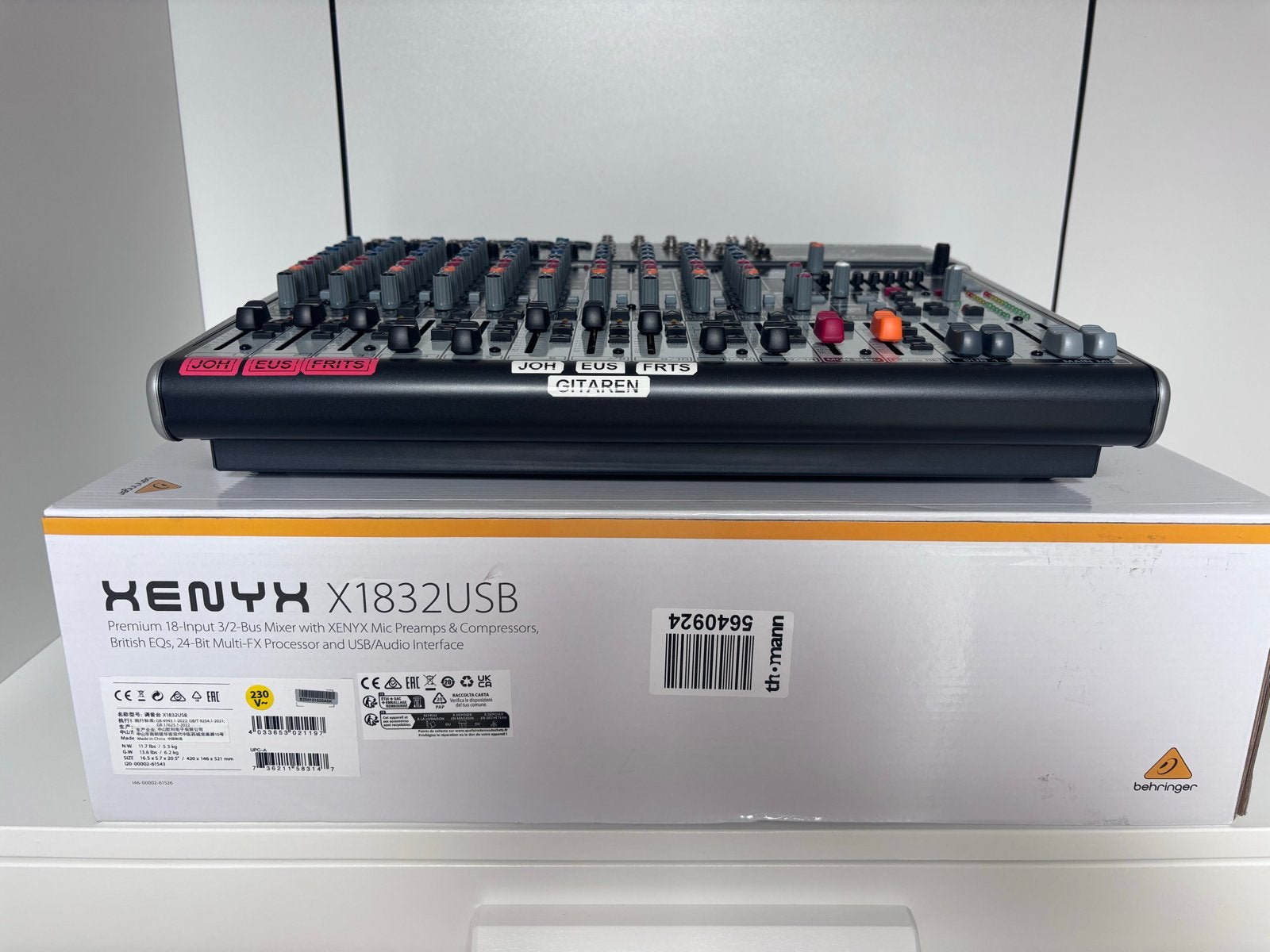 Behringer Xenyx X1832USB Mixer - Zo goed als nieuw, Muziek en Instrumenten, Mengpanelen, Ophalen of Verzenden, Zo goed als nieuw