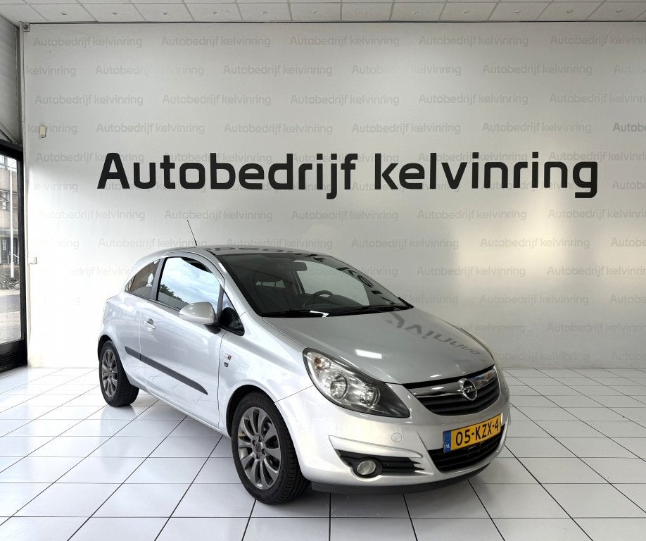 Foto 3 van Opel Corsa 1.4-16V 111 Edition Bovag garantie Airco