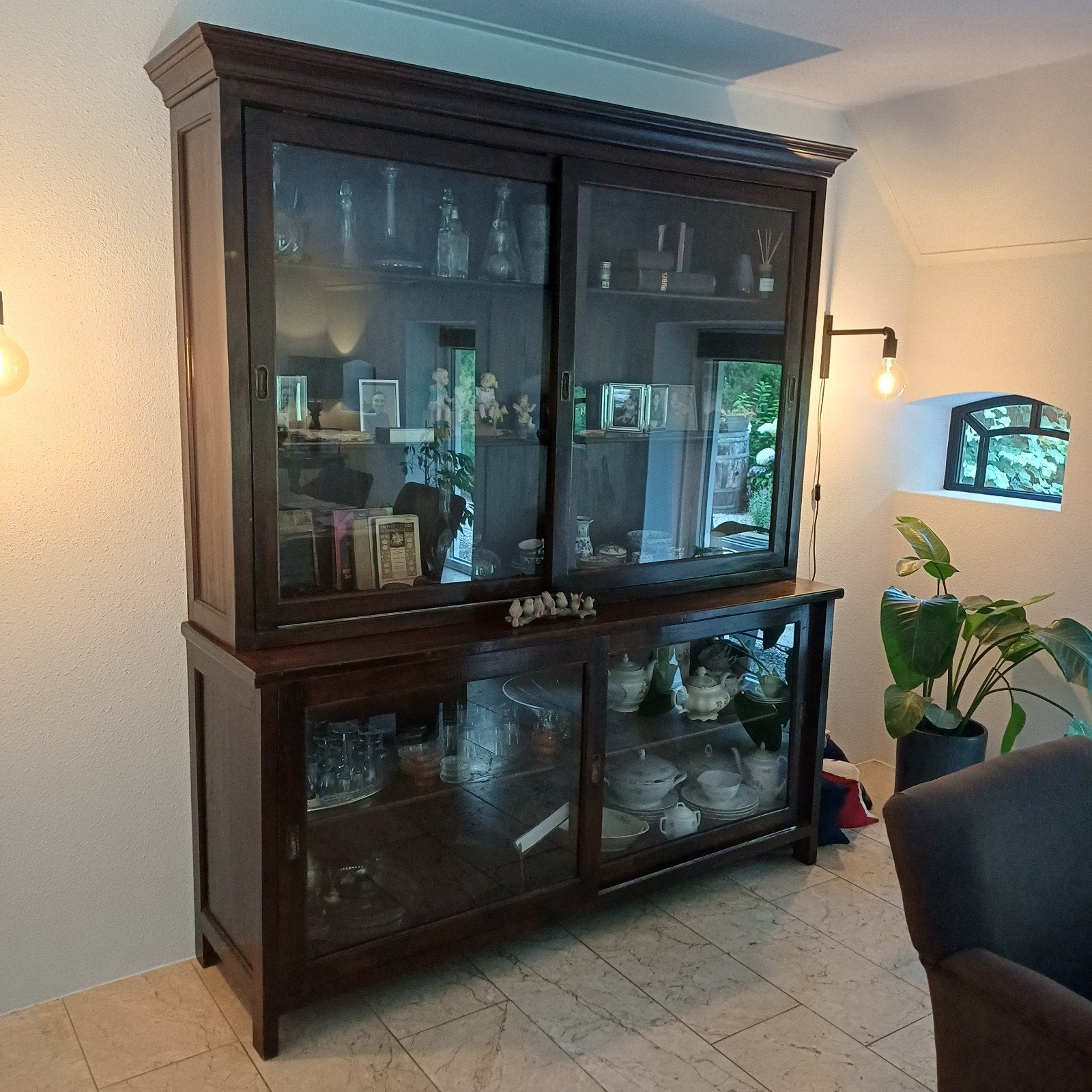 Vitrinekast, Ophalen, 25 tot 50 cm, 150 tot 200 cm