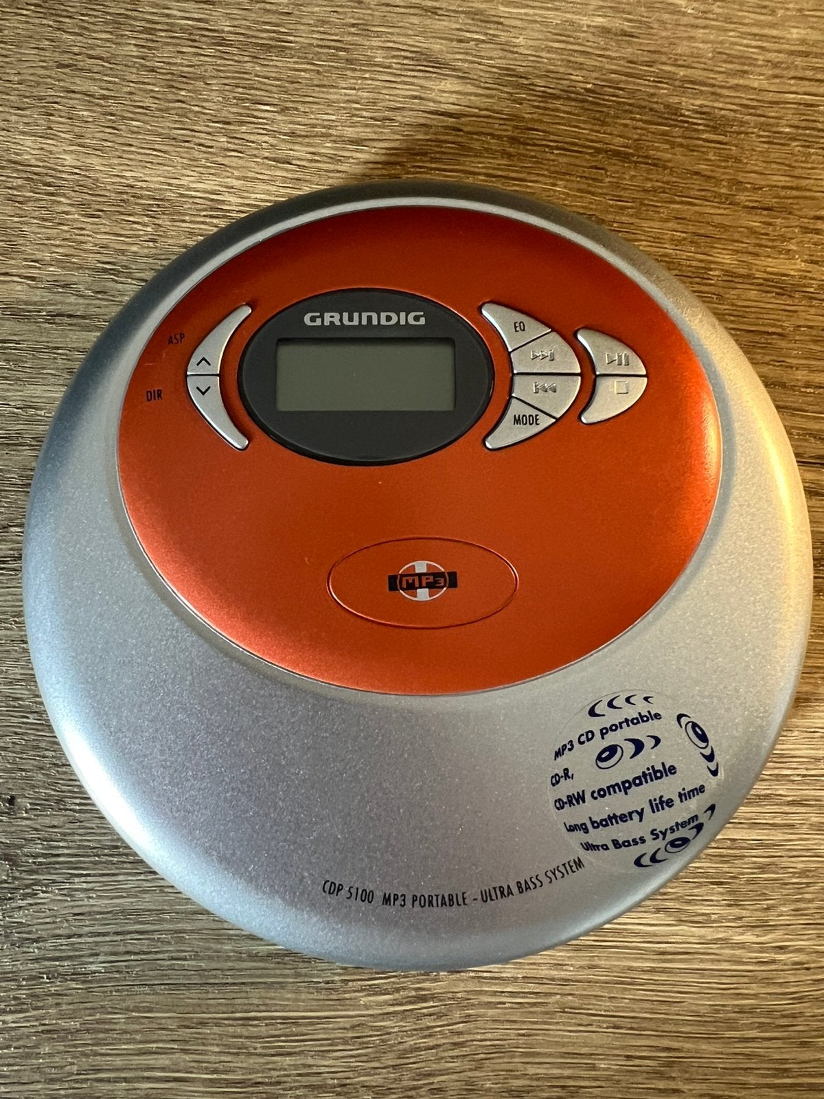 Grundig CDP 5100 SPCD draagbare CD/MP3-speler + hoes, defect, Ophalen of Verzenden, Niet werkend, Overige merken