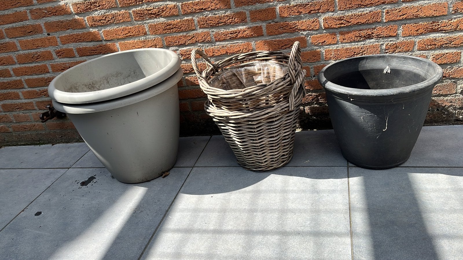 Gratis kunststof buiten potten en manden, Ophalen, Gebruikt