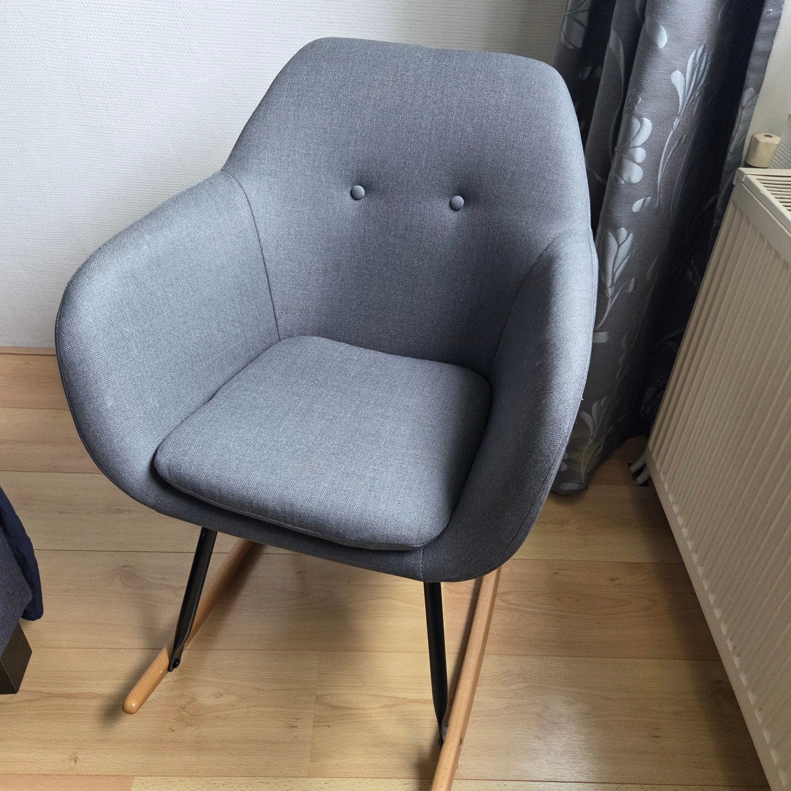 Comfortabele grijze schommelstoel, Ophalen, Zo goed als nieuw, Grijs, Eén