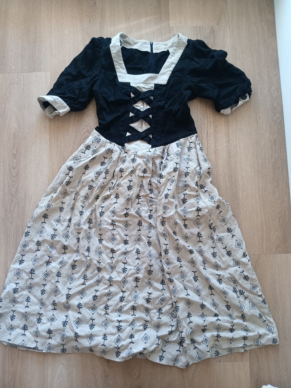 Oktoberfest kleding: Lederhose, topjes, linnen jurken, Kleding | Dames, Maat 38/40 (M), Ophalen of Verzenden, Overige thema's