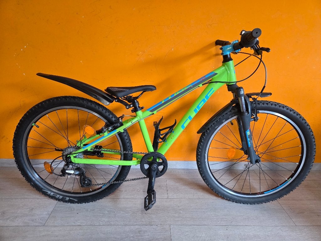 Cube 240 Acid Race 24 inch, Ophalen, Gebruikt, 20 inch of meer