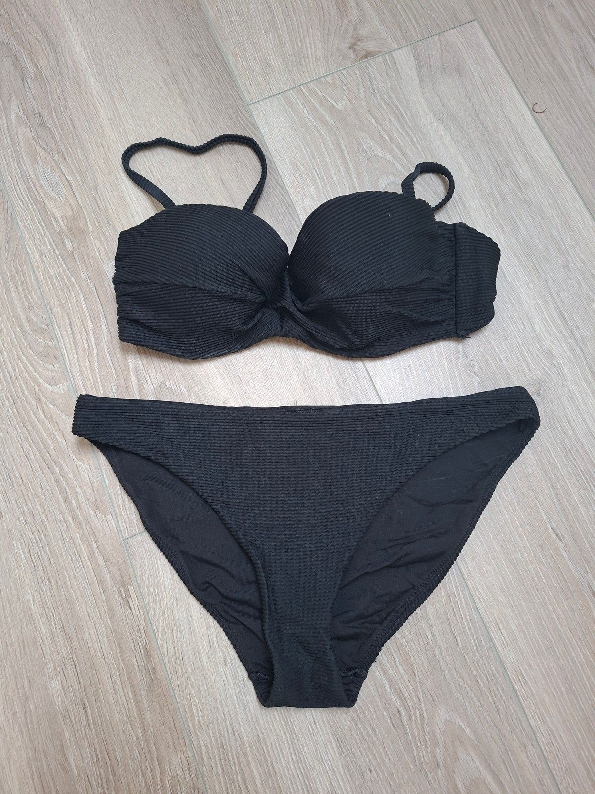 Zwarte bikini set H&M - maat 75C / 36, Kleding | Dames, H&M, Zwart, Ophalen of Verzenden, Bikini
