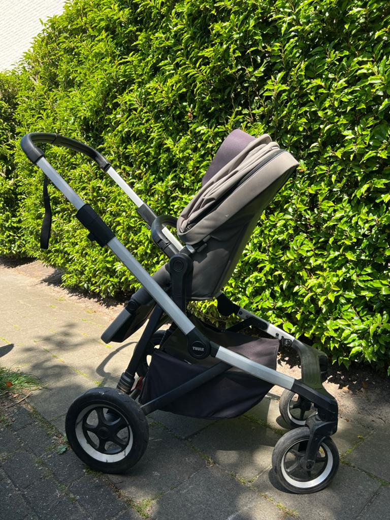 Thule Sleek duowagen met reiswieg en zitje, Gebruikt, Duowagen, Combiwagen, Ophalen