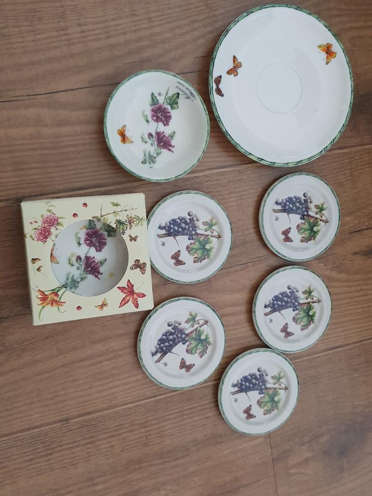 Janneke Brinkman, OKTOBER, Huis en Inrichting, Keuken | Servies, Ophalen of Verzenden, Zo goed als nieuw, Porselein, Overige stijlen